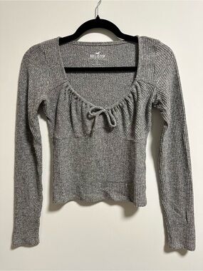 Hollister Gray Ribbed Tie-Front Long Sleeve Knit Top